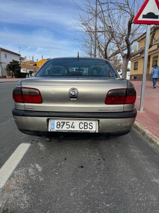 Opel Omega 2002