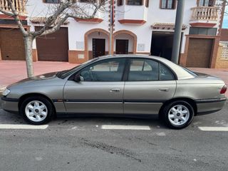 Opel Omega 2002