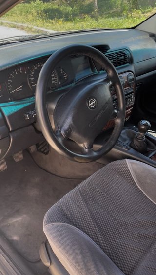 Opel Omega 2002
