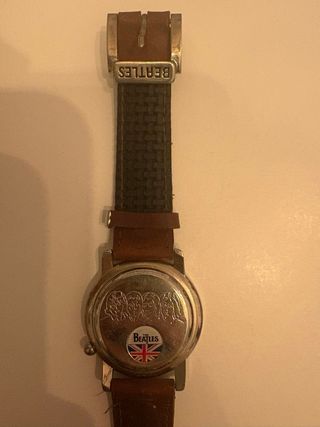 Reloj The Beatles con estuche guitarra