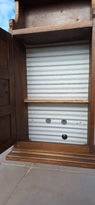 Mueble madera maciza con cerradura y bisagra