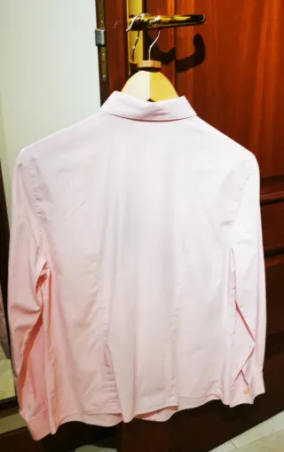 Blusa mangas largas.