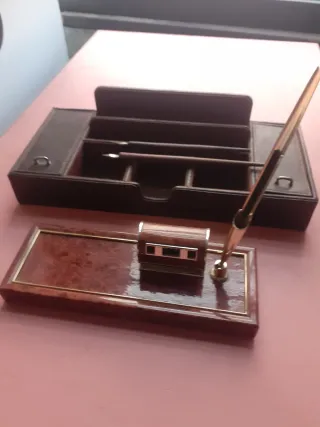 Set de escritorio de piel y madera