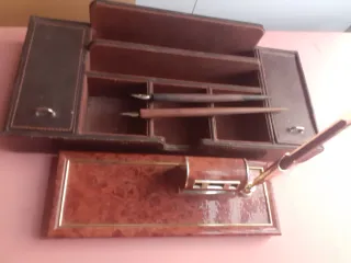 Set de escritorio de piel y madera