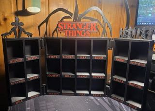 Expositor Kinder Joy Stranger Things