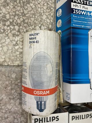 Lámparas Industriales Philips y Sylvania