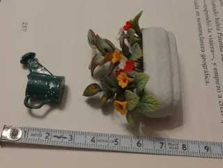Miniaturas casa de muñecas: Maceta y regadera