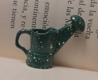 Miniaturas casa de muñecas: Maceta y regadera