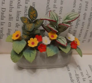 Miniaturas casa de muñecas: Maceta y regadera