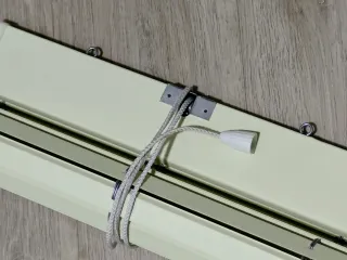 Persiana enrollable de lamas 47x42 cm