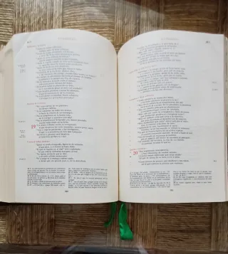Biblia grande tamaño atril.