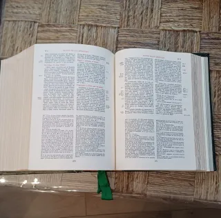 Biblia grande tamaño atril.