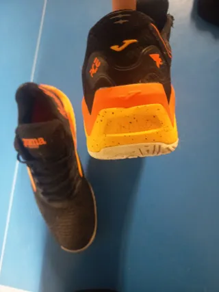 Zapatillas Joma Negras y Naranjas