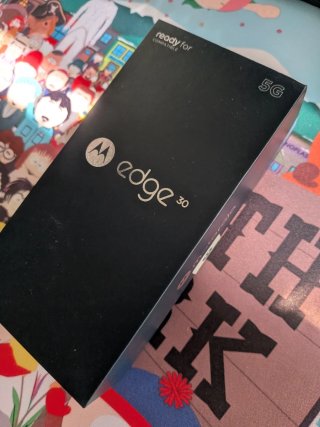 Motorola Edge 30 128 GB, batteria e schermo nuovi