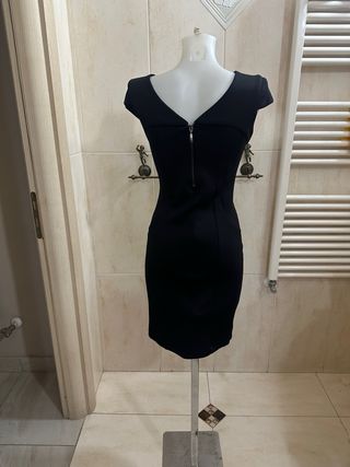 Abito nero elegante da donna