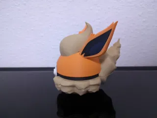 Poké Ball Flareon