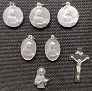 Lote de objetos religiosos