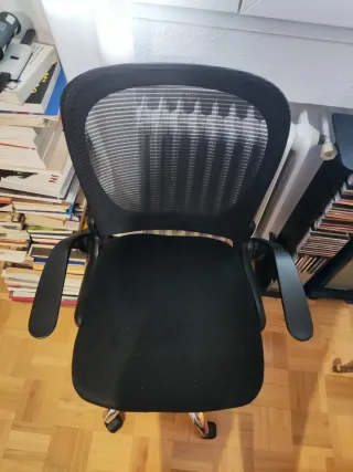 Silla de oficina ergonómica negra