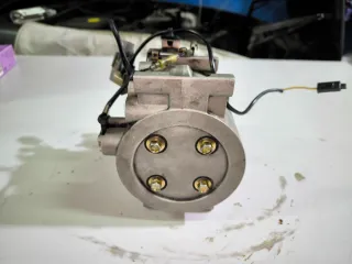 Compresor A/C Mitsubishi Galant