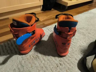 Botas de esquí rojas Rossignol. Talla EU 27-28