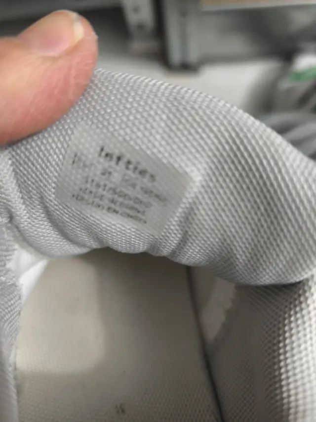 Zapatillas niño Lefties Talla 31 Blancas