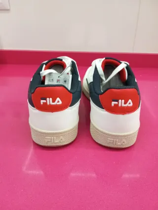 Zapatillas Fila Hombre Blancas y Rojas