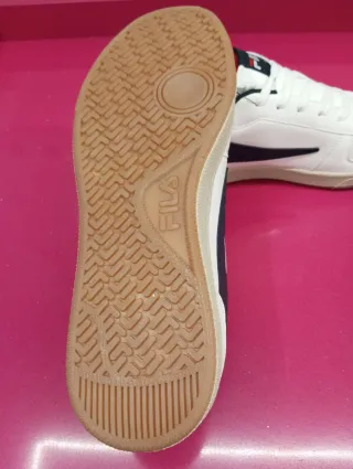 Zapatillas Fila Hombre Blancas y Rojas