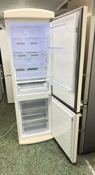 Nevera evvo estilo retro color crema