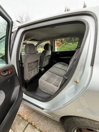 Peugeot 307 5p XT 1.6 gasolina etiqueta B