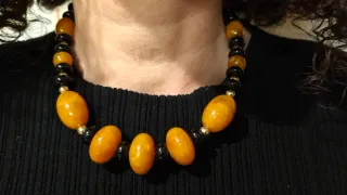 Collana perle arancioni e nere