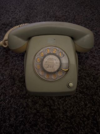 Teléfono antiguo rueda decorativo