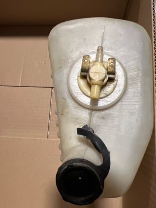 Depósito y bomba limpiaparabrisas SEAT 127