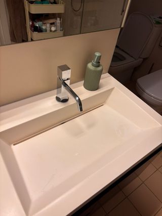 Mueble baño + armario + espejo + pica + griferia