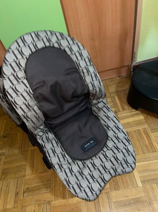 Cuco Coche Carolina Herrera + Funda Silla