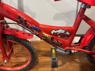 Bicicleta niña Lady Bug roja