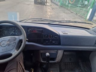 Mercedes-Benz 308 1999