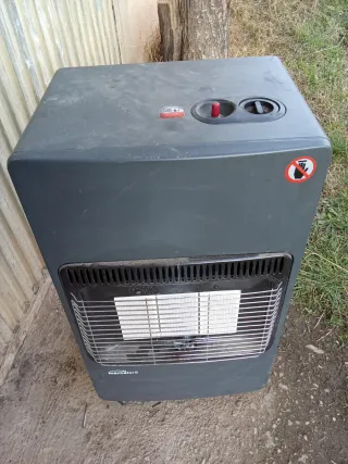 Estufa de gas Mercalor negra