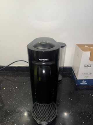 Cafetera Nespresso DeLonghi Vertuo Negra