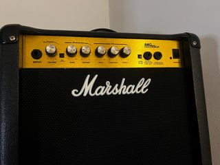 Amplificador Marshall MG15CD