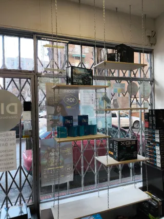 Estantería colgante madera y cadenas