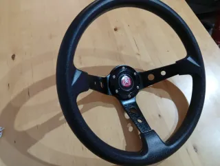 Volante desplazado tipo omp momo sparco...