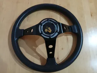 Volante desplazado tipo omp momo sparco...