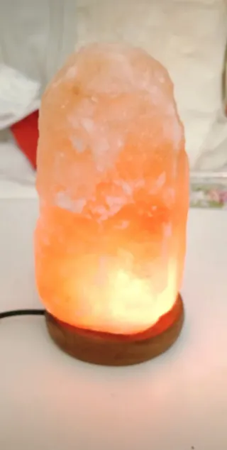 Lampada di sale rosa in pietra