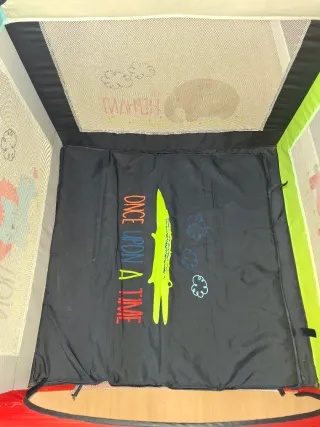 Parque infantil cuadrado para bebé