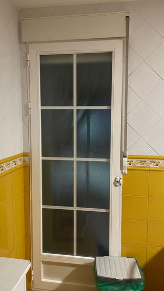 Puerta de aluminio con cristal