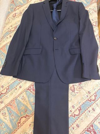 Traje de caballero Antonio Miro azul marino