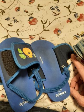 Pantofoline blu n. 26/27 con leoni