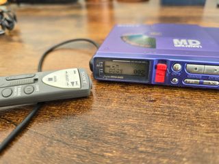 Sony MZ-R37 Walkman MiniDisc Morado