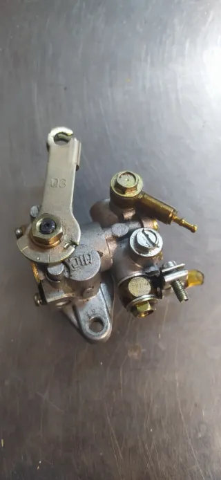 Bomba aceite Rotax 123