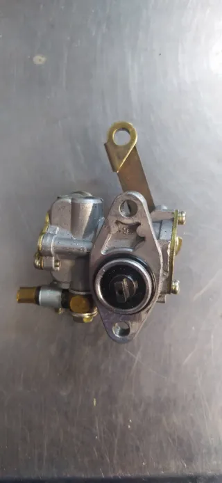 Bomba aceite Rotax 123